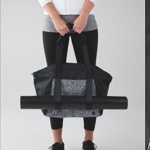 Lululemon Free to Be Gym Bag